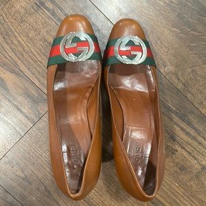 Gucci Web Accent Leather Pumps